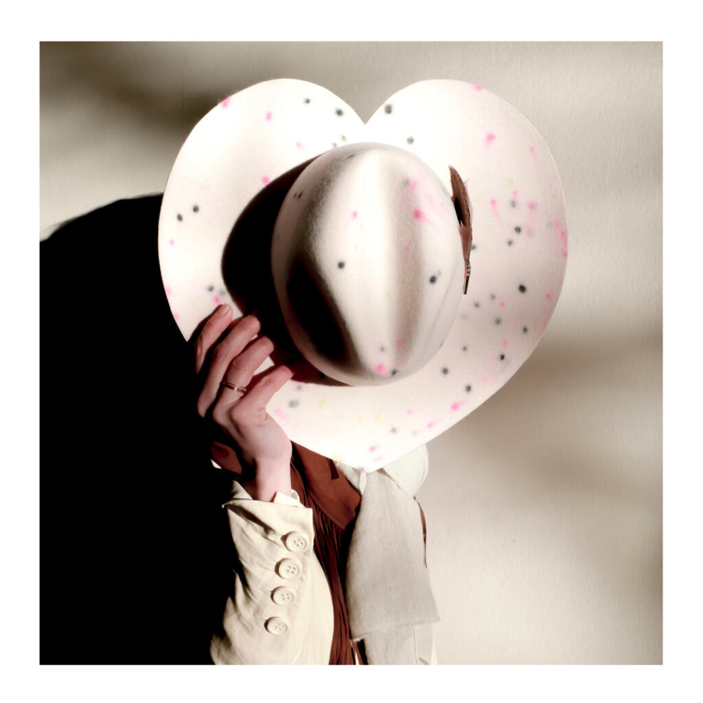 chapeau-coeur-jpg-1593515944.jpg